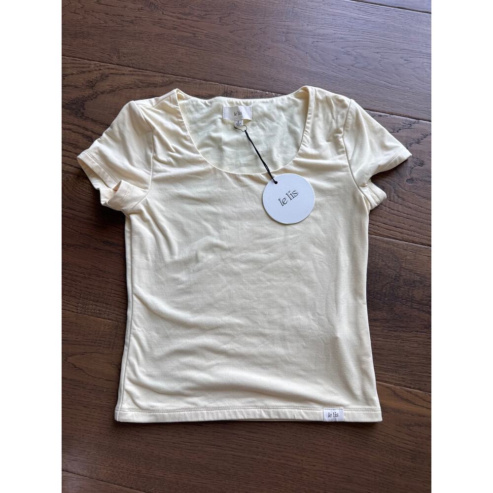 Le Lis Collection Mode Short Sleeve Scoop Neck Cropped Tee Butter Yellow S NWT